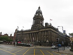 Leeds Town Hall - geograph.org.uk - 5253397.jpg