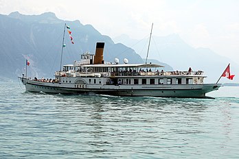 Le Vevey, bateau à roues à aubes sur le lac Léman à Vevey (Suisse). (définition réelle 5 297 × 3 531)