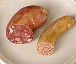 Kochwurst: 1) Geräucherte Blutwurst im Naturdarm, 2) geräucherte hessische Leberwurst im Naturdarm