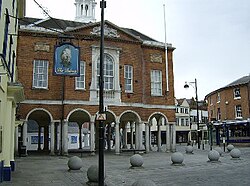 High Wycombe Guildhall, i enden av High street