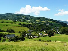 Quelques maisons et fermes au lieu-dit Remomont.