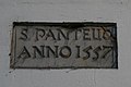 Inschriftentafel "S. Pantelio" Tafel am Haus