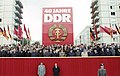 Erich Honecker, al centre en la primera filera de gent, durant la commemoració dels 40 anys de la República Democràtica d'Alemanya, el 7 d'octubre de 1989.