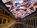 Plafond de la galerie en écran led.