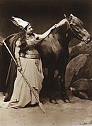 Brunhilda w cyklu Pierścienia Nibelunga z Cocotte grającą rolę konia Grane (Festiwal w Bayreuth, 1876)