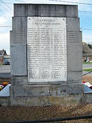 Arrière du monument aux morts.