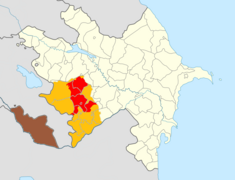 En marron, le Nakhichevan. En orange et rouge, les territoires contrôlés de facto par la république du Haut-Karabagh entre 1991 et 2021. En rouge, ceux qui étaient encore contrôlés par cette entité entre 2021 et 2023.