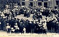 Concours de danses de vieilles gens organisé par le barde Théodore Botrel à Pont-Aven (carte postale ND Photo, vers 1920).