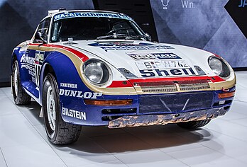 Une Porsche 959 exposée au salon de l'automobile de Francfort 2017. (définition réelle 4 044 × 2 744)
