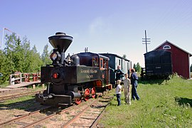 Narrow gauge 750 mm (2 ft 5+1⁄2 in) Porter. Oldest operational locomotive in Finland (built 1901). Today used in Jokioinen Museum Railway.