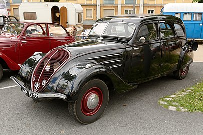 Peugeot 402