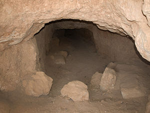 تونلی که در جریان محاصره دورا اروپوس در سال ۲۵۶ میلادی توسط ساسانیان کنده شده‌است.