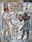 Montu'ya tapan Firavun Ptolemy IV Philopator (MÖ 222–204) - Deir el-Medina'nın "Gerçek Yeri" nde.