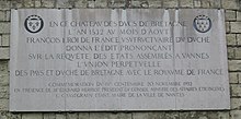 Photographie de la plaque commémorant l'union franco-bretonne dans le château.