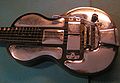 Vibrola Kaufmann na Rickenbacker Electro Spanish modelu gitare.