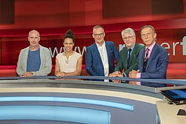 2018-06-18-Gruppenbild-hart aber fair-9077.jpg