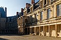 Château de Fontainebleau ovaalõu ja Portique de Serlio