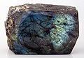 Labradorit được đánh bóng trong bộ sưu tập địa chất của UCL