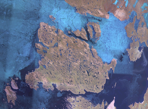 Satellitenfoto von King William Island mit dem Rasmussen Basin (rechts unten)