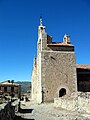 Vista fonto-lateral derecha de la iglesia de Santa María en Moya (Cuenca), desde la calle Madre de Dios Arriba.