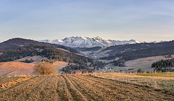 Vista panorâmica do Parque Nacional Tatra na Polônia (definição 8 364 × 4 850)