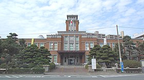 旧戸畑市役所（現・戸畑図書館）