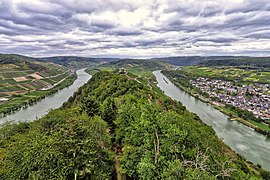 Loop of river Mosel from observation tower Prinzenkopf on a cloudy day.jpg