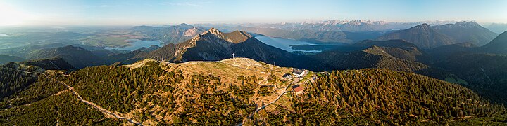 Lufbildpanorama des Heimgartens.jpg