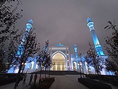 Muslim pride mosque Shali Chechnya 01.jpg