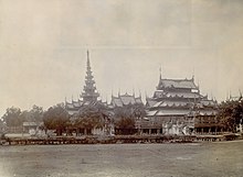 摄于1904年，可见僧院主殿和比亚达式塔