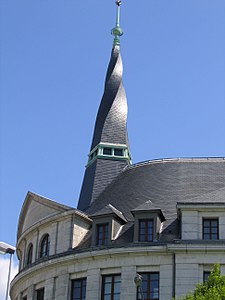 Een gedraaide toren als hoogste punt van het Maison des Compagnons du Devoir