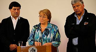 Presidenta Bachelet en declaraciones por incendio.jpg