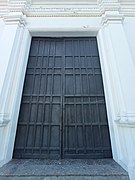 Puerta principal de la Catedral de Maracay.jpg