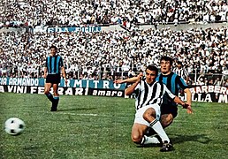 1964–65 Serie A - Juventus v Inter Milan - Luis del Sol.jpg