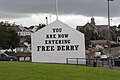 Derry Aske-ra ongietorria ematen duen mural ezaguna.