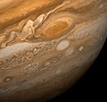 Doa Kubwa Jekundu katika angahewa ya Mshtarii (Jupiter) jinsi ilivyoonekana kutoka Voyager 1.