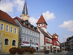 Stará radnice a kostel sv. Bartoloměje.