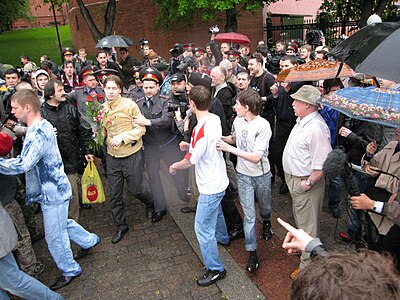 Задержание участников гей-прайда в Москве в 2006 году.