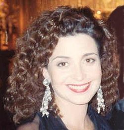 Annie Potts (1989).