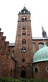 Der Turm der Kirche