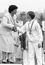 Päivi Aaltonen (rechts) mit Ketewan Lossaberidse bei den Olympischen Spielen 1980.