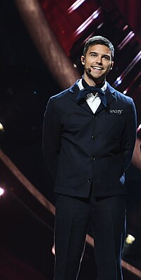 Eric Saade juontamassa vuoden 2019 Melodifestivalenia
