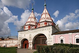 Puerta Sagrada del Monasterio Rizopolózhenski en Súzdal (1688)
