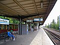 train station (platform)