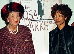 Dorothy Height eta Angela Bassett, 2002