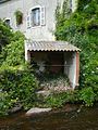 Ancien lavoir en bordure de l'Aven 2