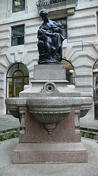 La Charité (copie en bronze de 1897), Londres, Exchange Avenue.