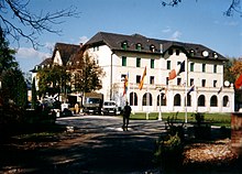 Hotelski kompleks na Ilidži je od 1997. do prelaska u Butmir 2000. bio sjedište SFOR-ove misije u BiH.