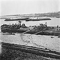 Sluiting van de doorbraak bij de Nolledijk in Vlissingen, oktober 1945.