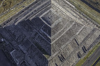 Zonnepiramide van boven gezien